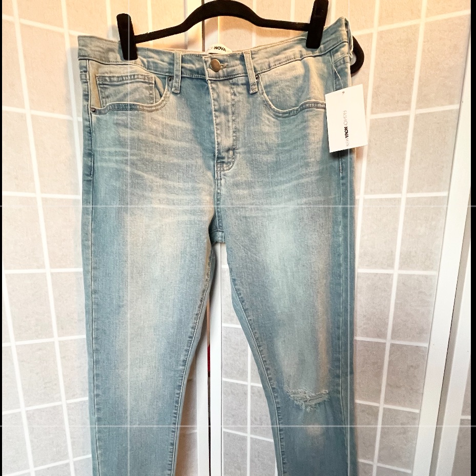 Brand New Novamen Step Back Skinny Jeans Light Wash  Nwt